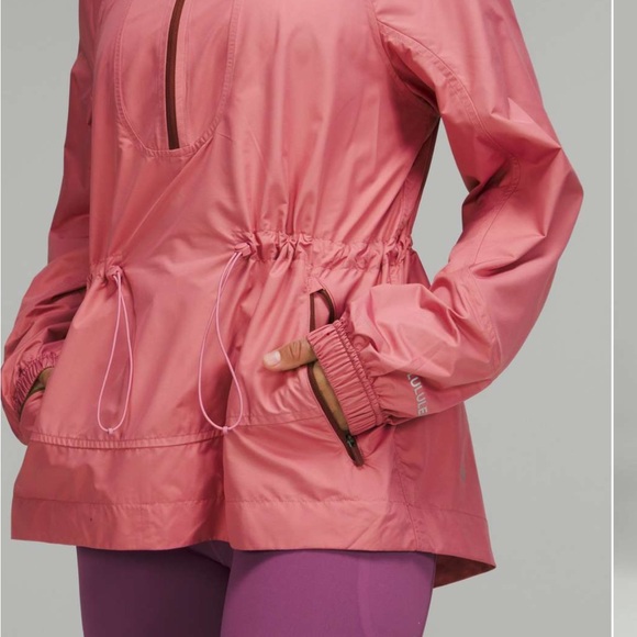 Women’s Lululemon Cinch- Waist Half Zip Running Jacket. Size: 6. - Picture 10 of 12